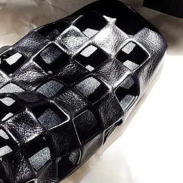 Shoes Heels Men - صندل نسائي أسود مسطح بتصميم شبكي