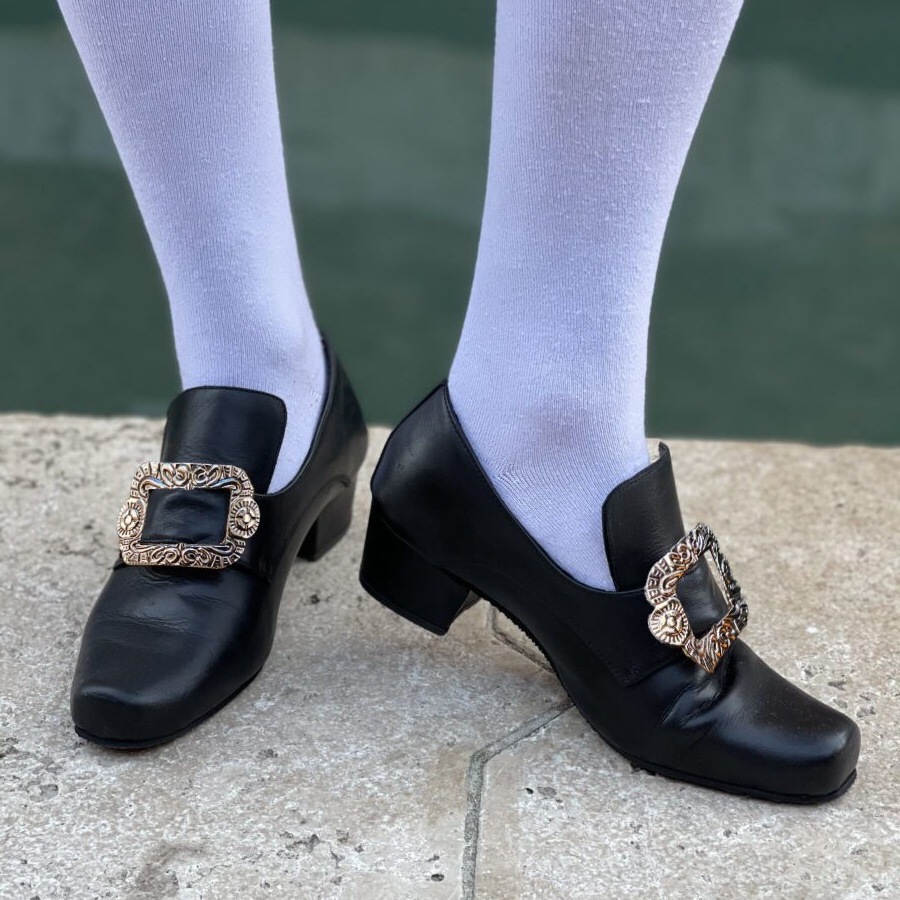 أحذية تنكرية للرجال والنساء، أ - مراجعة Men'S Shoes Louis Vuitton وسعره
